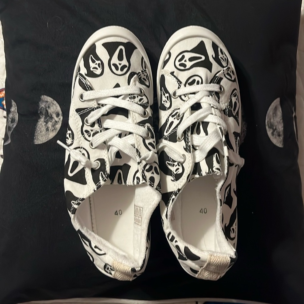 New Ghostface slip on shoes size 40 (9)